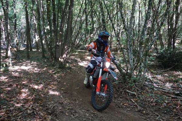 Stage technique Enduro - 2h avec une moto de location dans la Vienne (sud Poitiers) avec Start Green Evolution.